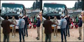 image: 500 People reached pauri garhwal in 25 buses on 3 may