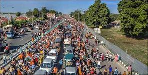 image: uttarakhand delhi highway jam due to kanwar yatra