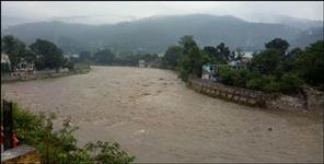 image: Bageshwar Saryu river in spate