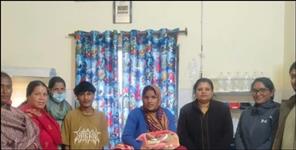 Pregnant Woman Gives Birth on Footpath
