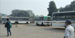 image: Bus stopped at bilaspur due to farmers protest