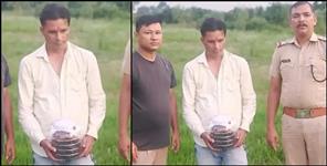 image: smuggler pasted charas on body with tape in nainital lalkuan