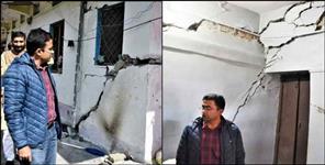 image: Cracks in 28 houses in Karnprayag
