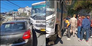 image: roadways bus breaks failed in Mussoorie 4 vehicles collided
