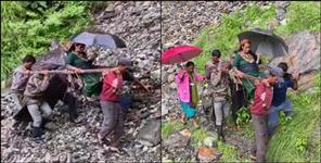 Pregnant Woman Carried 6 KM to Hospital in Uttarakhand