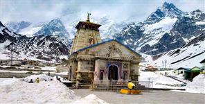 image: Snow way in kedarnath temple