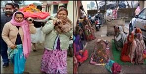 image: Two daughters-in-law gave shoulder to mother-in-law in Haldwani