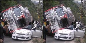 image: Truck fell on Max in Yamkeshwar Rattapani