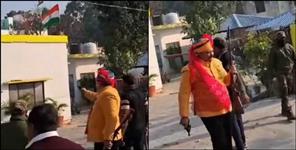 image: Kunwar Pranav Champion firing in Umesh Kumar office