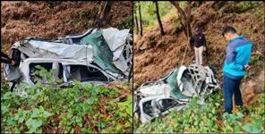 image: Car fell into deep gorge in Haridwar