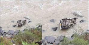 image: Vehicle fell into river in Uttarkashi 3 died