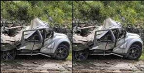 image: Boulder fell from the mountain on the car in Uttarkashi