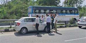 image: Dehradun news Education Officer Caught Red-Handed Taking Bribe