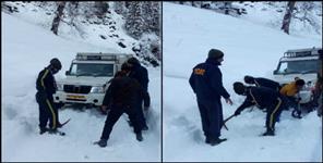 image: Sdrf rescued stranded peoples in snow bound area