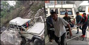 image: Max car fell into a ditch in Chamoli district