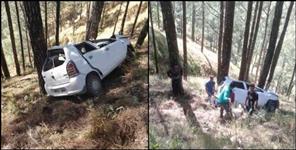 image: Car stuck in tree in Rudraprayag 5 lives saved