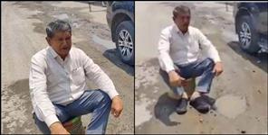image: Harish Rawat sat on dharna in Champawat