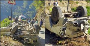 image: Scorpio fell into a ditch in Tehri Garhwal