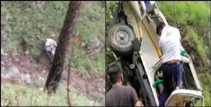 image: Bolero fallen in ditch in almora