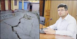 image: DM orders Temporary repair of houses in Joshimath