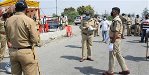 image: Police saarthi beaten by dabang in rudrapur uttarakhand