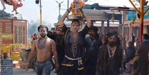 image: Masan Holi of Kinnar Akhara at Haridwar cremation ground