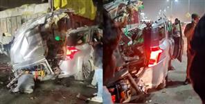image: Rishikesh-Haridwar road car collided with a parked truck