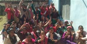 Women of Udiyari area warned the government