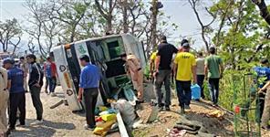 image: 35 Injured as Bus going to Tehri overturned