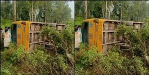 image: school bus hadsa in haldwani