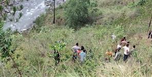 Four people died in Chamoli road accident