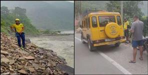 image: Car submerged in Ganga near Kaudiyala