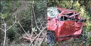 image: Car skids on the road in Tehri Garhwal