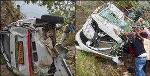 image: Car falls into 200 meter deep ditch in Champawat