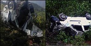image: Car fallen in ditch in chamoli