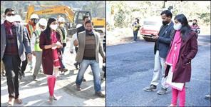 image: Chamoli dm swati bhadauria action on constructor