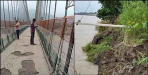 image: Crack on Rishikesh Ram Jhula bridge movement closed