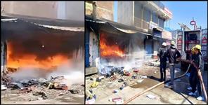Fire breaks out in footwear shop in Rudrapur  goods worth lakhs burnt