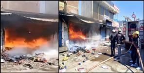 image: Fire breaks out in footwear shop in Rudrapur  goods worth lakhs burnt