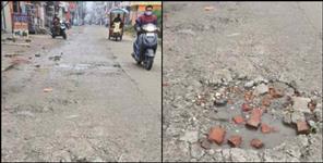 image: Unfinished work of road from Haridwar Azadnagar to Paniala gate