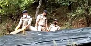 image: Almora police helps migrant man