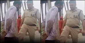 image: police constable beat theft accused in dehradun sahaspur video