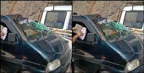 image: Stones fell from mountain on Rishikesh Badrinath road