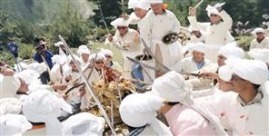 Gunj Celebrates 12-Year-Old Jhumli Haya Samo Festival
