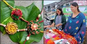 image: Barakot Block Women Making Pirul Rakhi