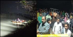 image: Car falls in Haridwar Gangnahar