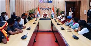 image: CM Dhami met Chaukhutia health agitator