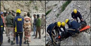 image: Vehicle fell into a ditch at India-China border