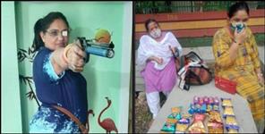 image: Dilraj Kaur is running a roadside shop in Dehradun