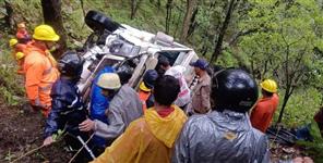 Mukteshwar Nainital tempo traveller accident Faridabad tourists